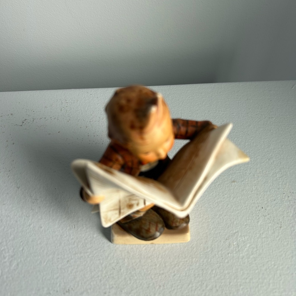 Vintage Hummel Figurine - Picture 6 of 6